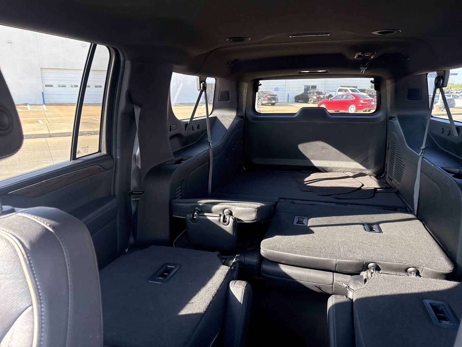 Used 2023 Chevrolet Suburban Premier image 11