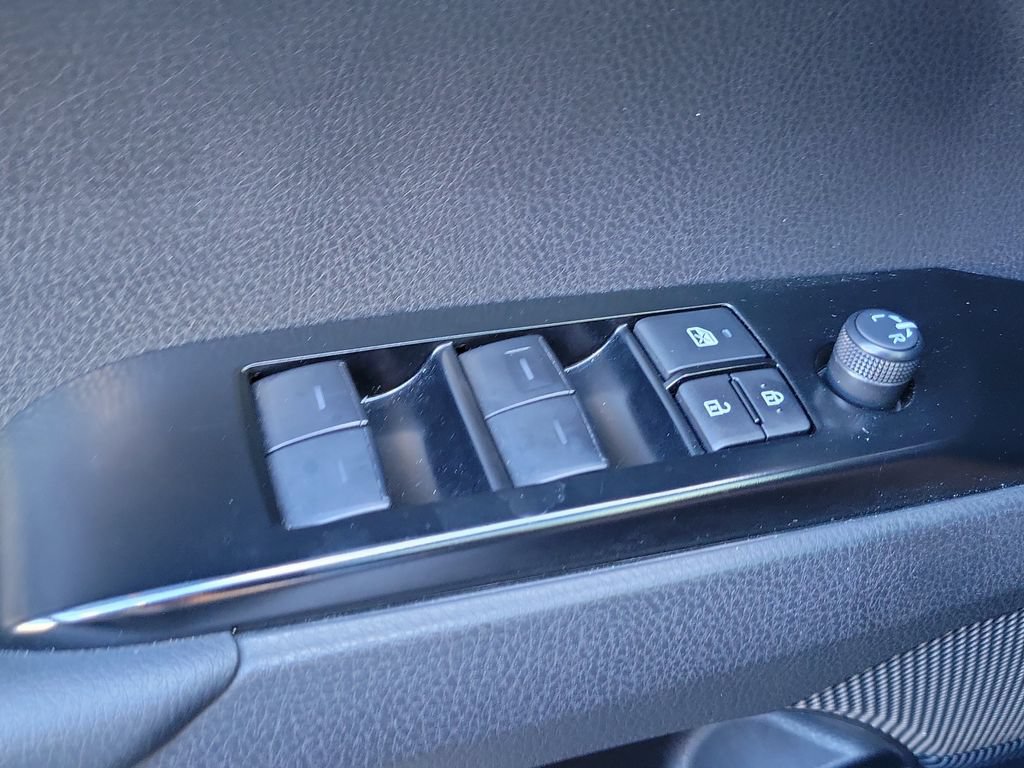 Used 2025 Toyota Camry SE w/ Convenience Package FWD image 35