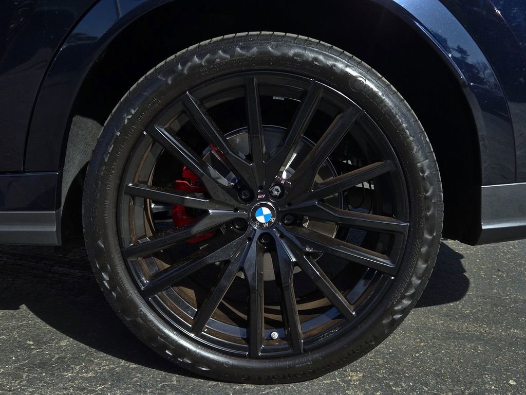Used 2024 BMW X6 xDrive40i w/ Executive Package image 9