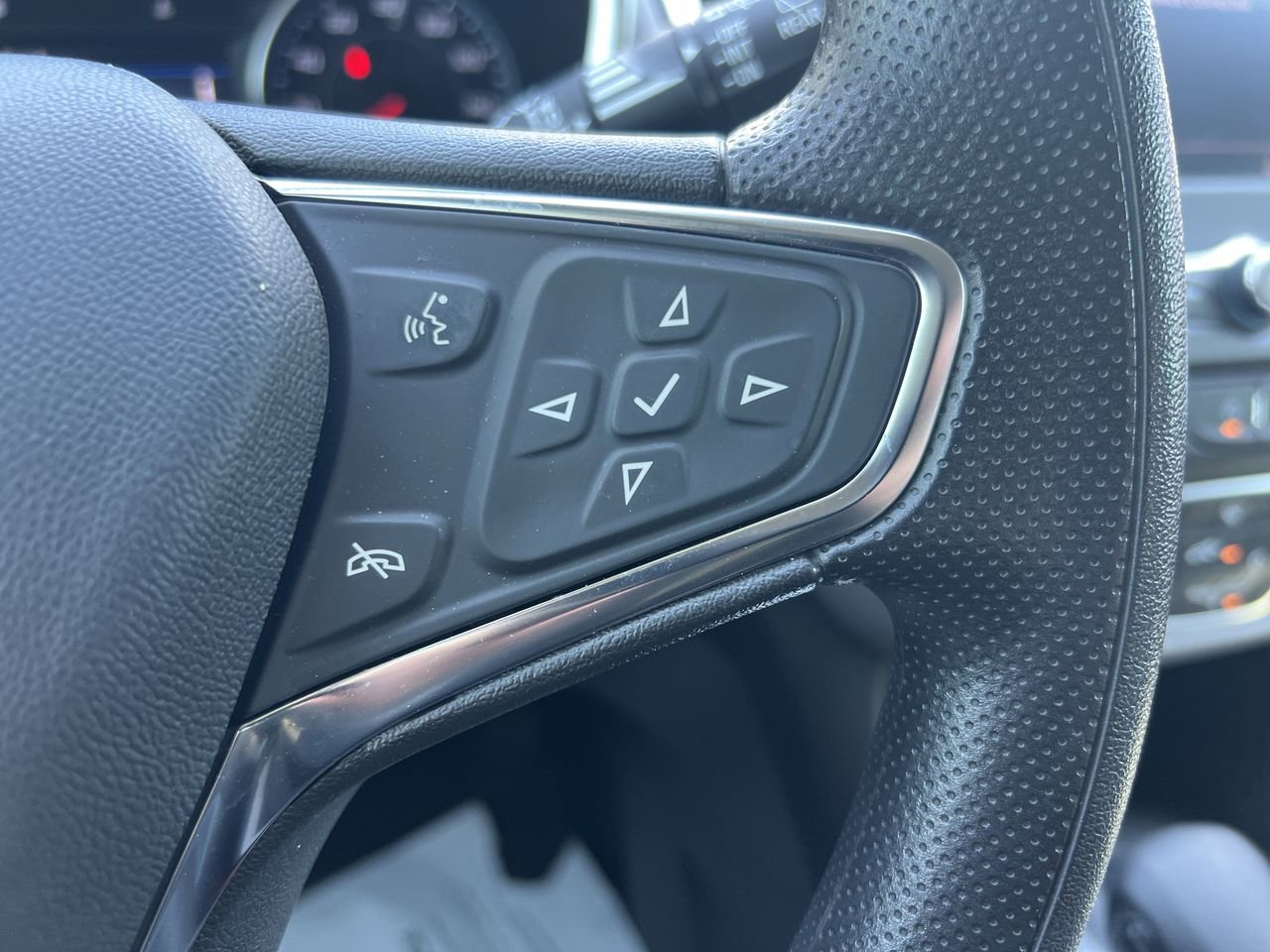 Used 2024 Chevrolet Equinox LS w/ LS Convenience Package FWD image 20