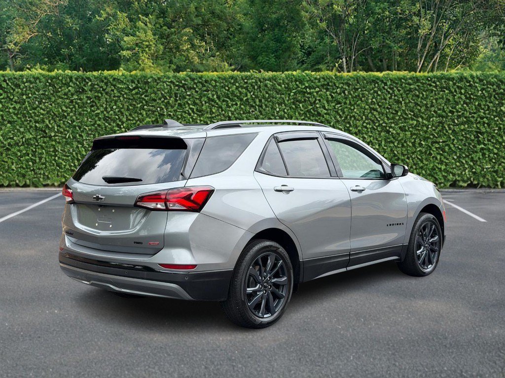 Used 2024 Chevrolet Equinox RS AWD/4WD image 3
