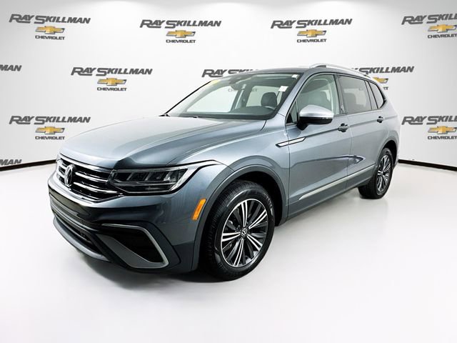 Used 2024 Volkswagen Tiguan Wolfsburg Edition image 3