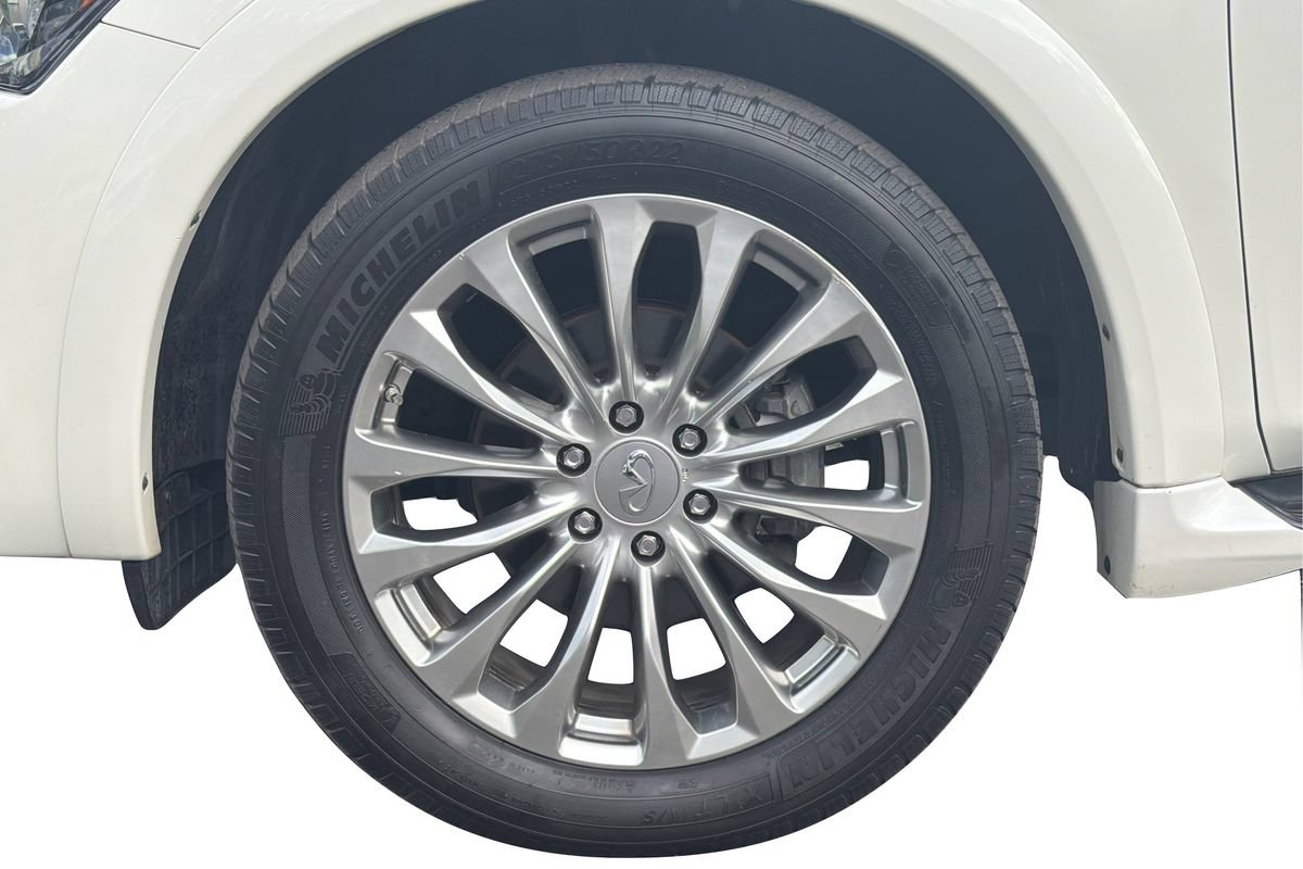 Used 2015 INFINITI QX80 4WD w/ Deluxe Technology Package image 29