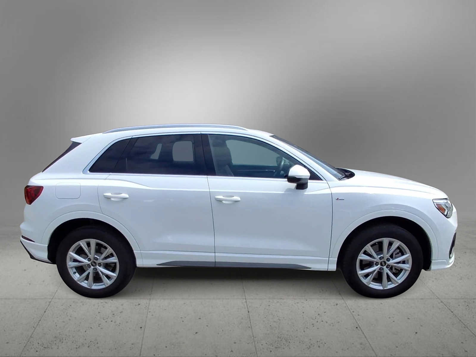 Certified 2023 Audi Q3 2.0T Premium w/ Convenience Package AWD/4WD image 9