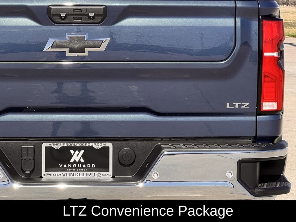 Used 2025 Chevrolet Silverado 2500 LTZ w/ LTZ Convenience Package image 5