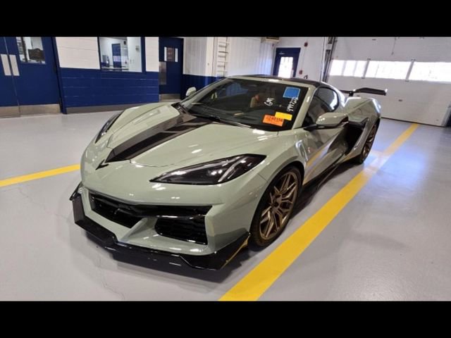 Used 2024 Chevrolet Corvette Z06 w/ Z07 Performance Package image 3
