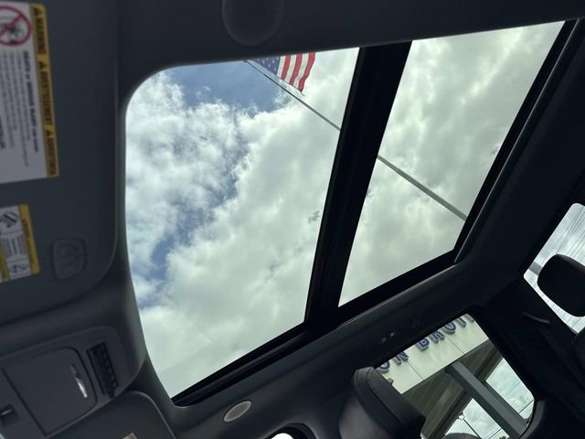 Used 2023 Ford F250 Lariat w/ Lariat Ultimate Package AWD/4WD image 18