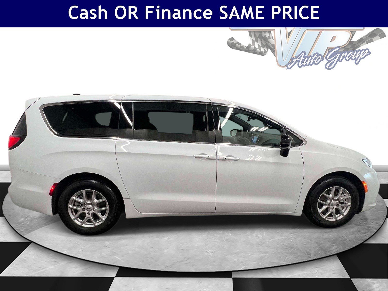 Used 2026 Chrysler Pacifica Select FWD image 5