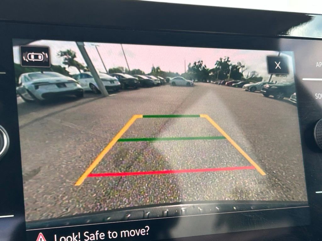 Used 2025 Volkswagen Taos SE image 34