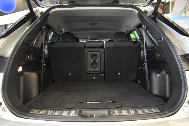 Used 2024 Mitsubishi Outlander SE AWD/4WD image 18