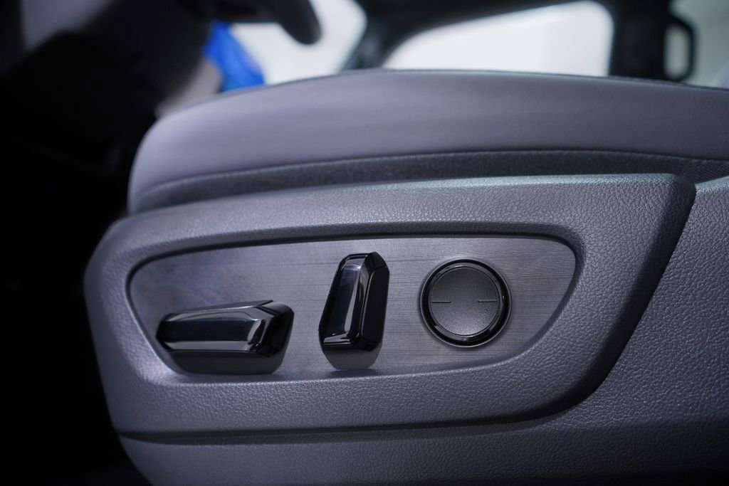 Used 2026 Lexus GX 550 w/ Accessory Package (2T) AWD/4WD image 17