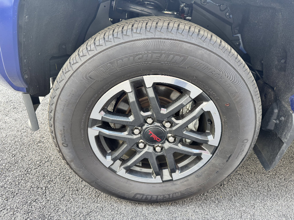 Used 2025 Toyota Tacoma TRD Sport AWD/4WD image 24