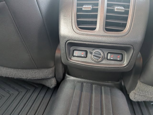 Used 2018 Ford Taurus Limited image 7