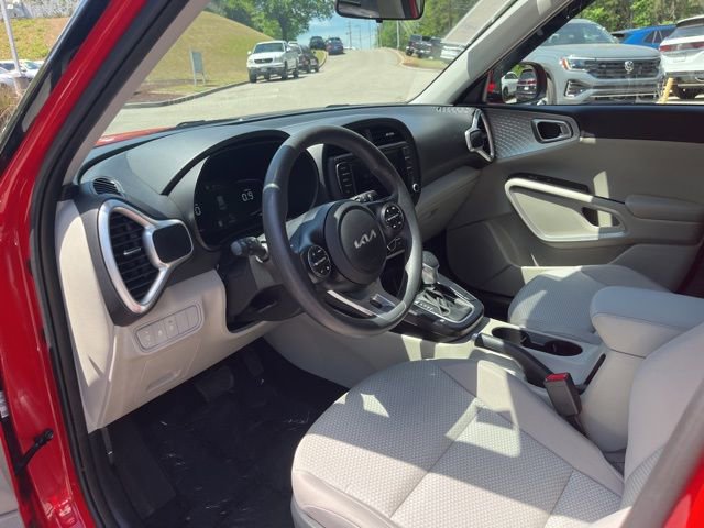 Used 2023 Kia Soul LX w/ LX Technology Package image 6