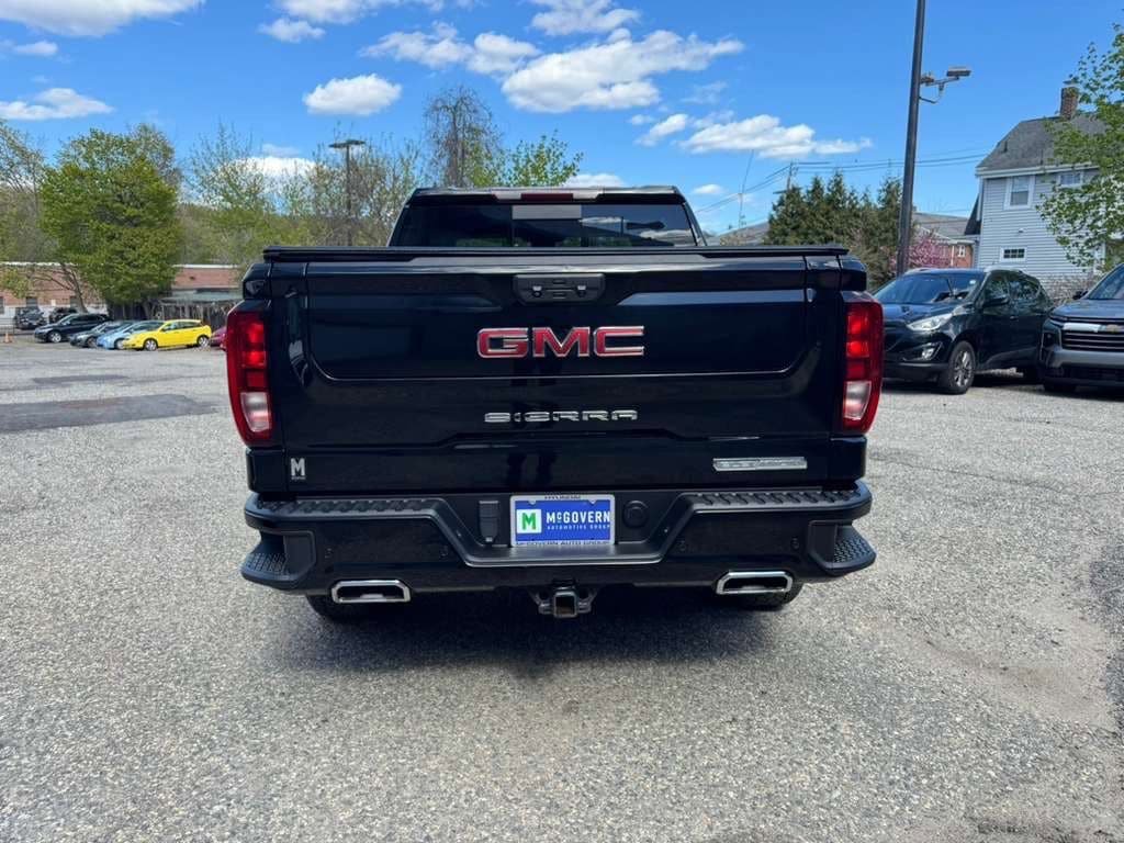 Used 2023 GMC Sierra 1500 Elevation w/ Elevation Premium Package AWD/4WD image 4