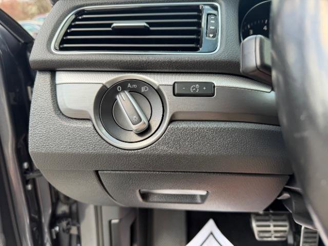 Used 2018 Volkswagen Passat 2.0T R-Line image 25