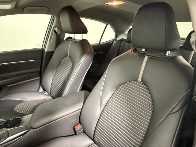 Used 2020 Toyota Camry SE w/ Convenience Package FWD image 26