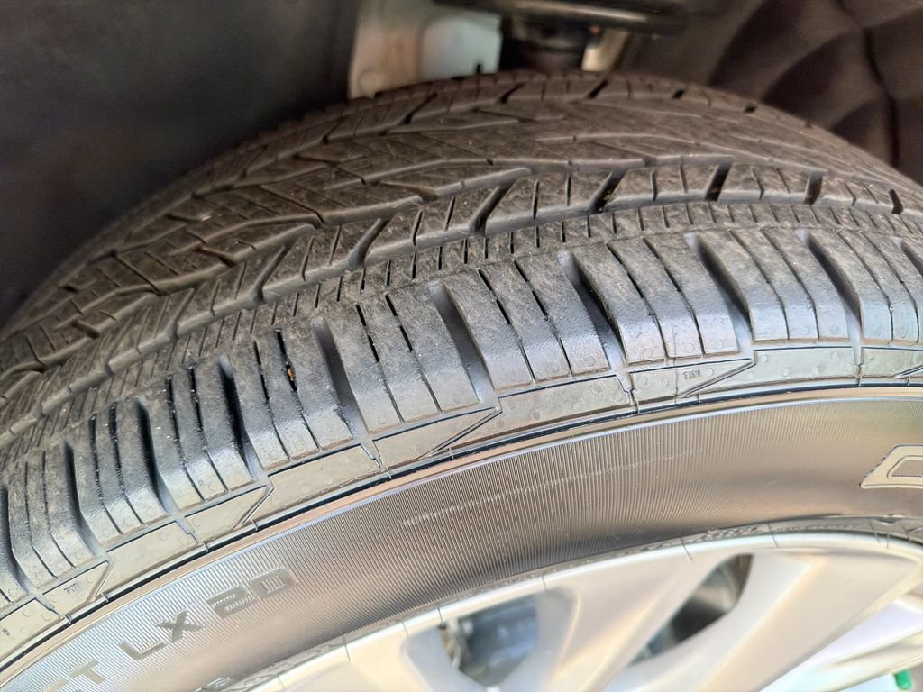Certified 2025 Buick Enclave Preferred FWD image 35