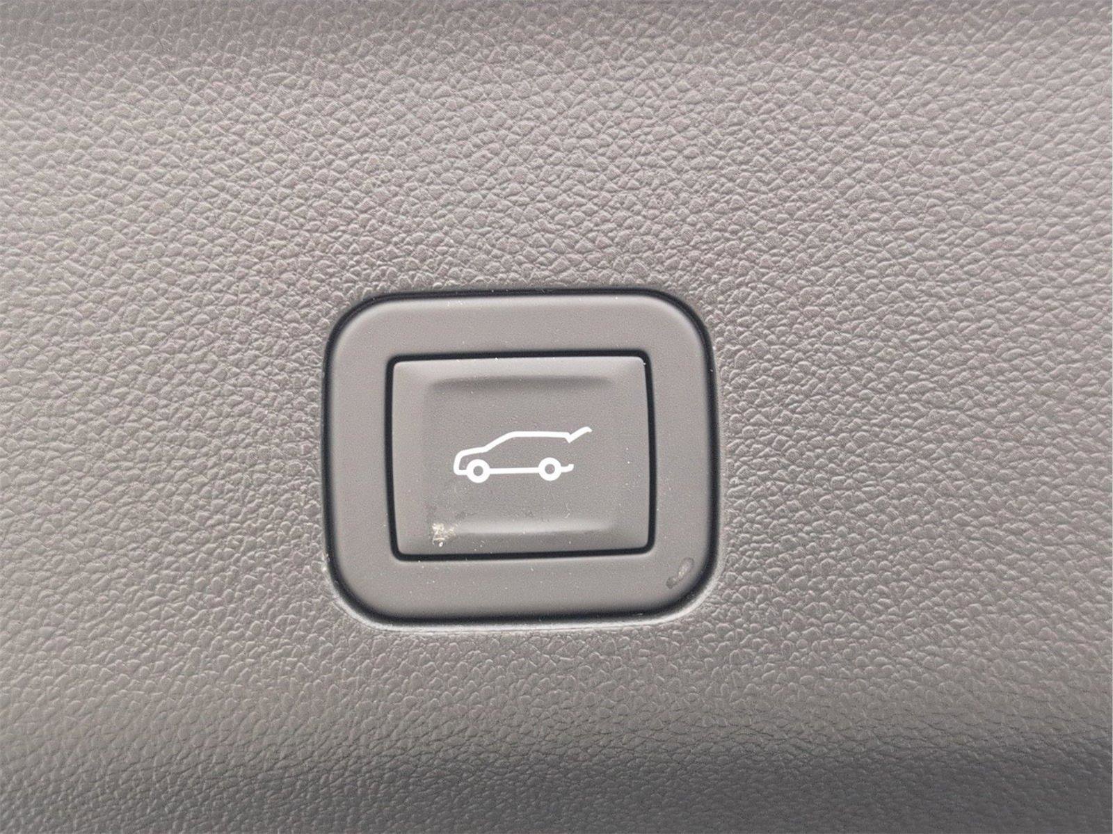 New 2026 Chevrolet Suburban LT w/ Comfort Package AWD/4WD image 31