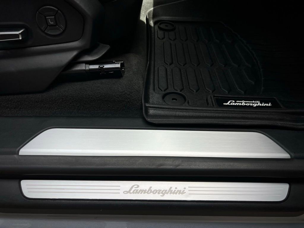Used 2022 Lamborghini Urus image 42