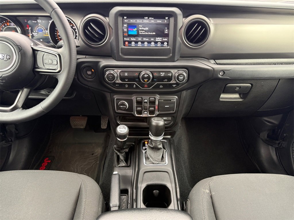 Certified 2023 Jeep Gladiator Willys image 11