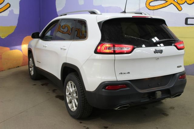 Used 2018 Jeep Cherokee Latitude w/ Cold Weather Group AWD/4WD image 6