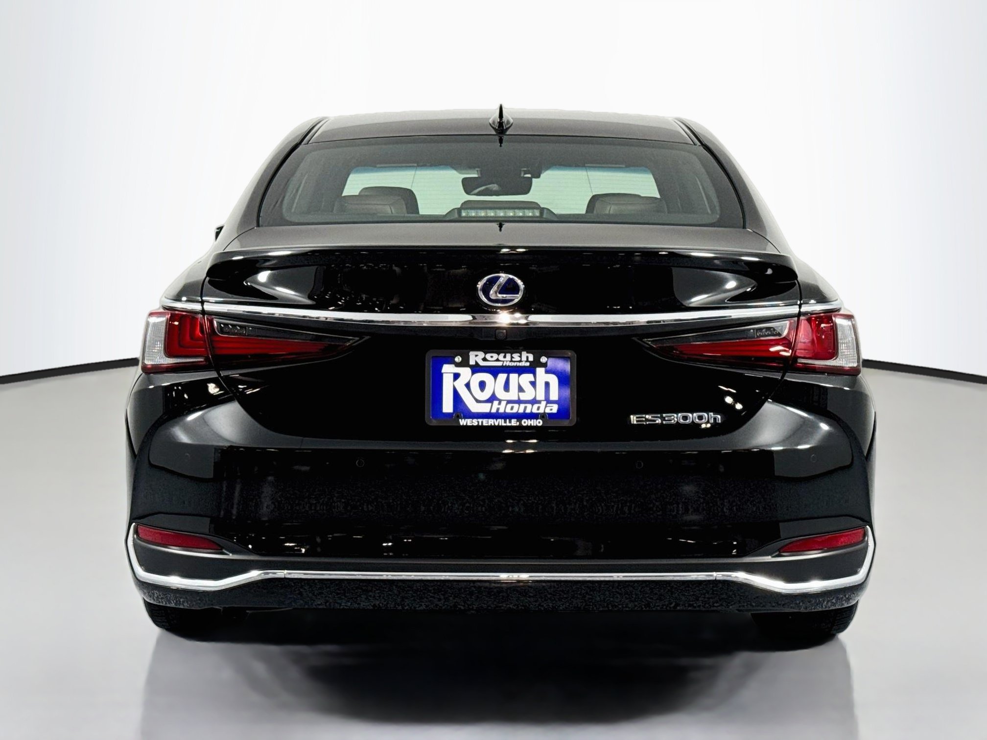 Used 2022 Lexus ES 300h w/ Accessory Package FWD image 6