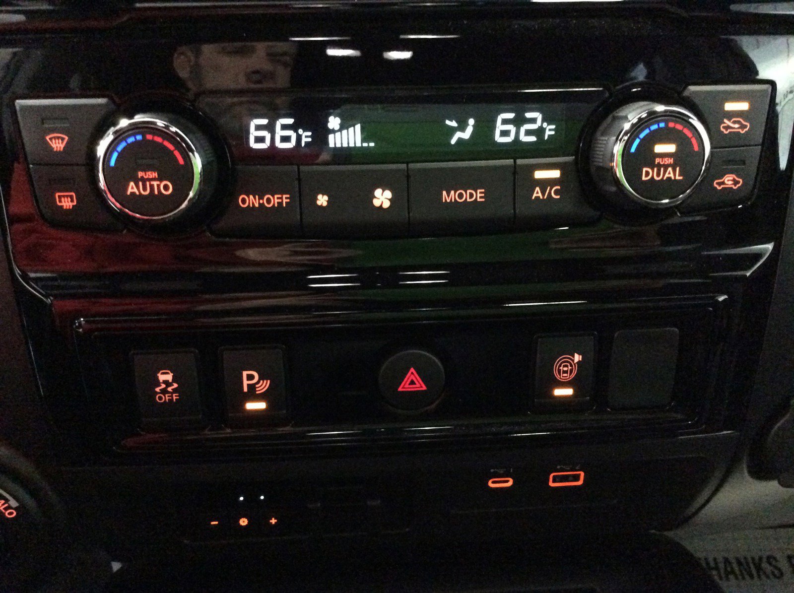 Used 2024 Nissan Titan PRO-4X w/ Pro-4x Utility Package image 34