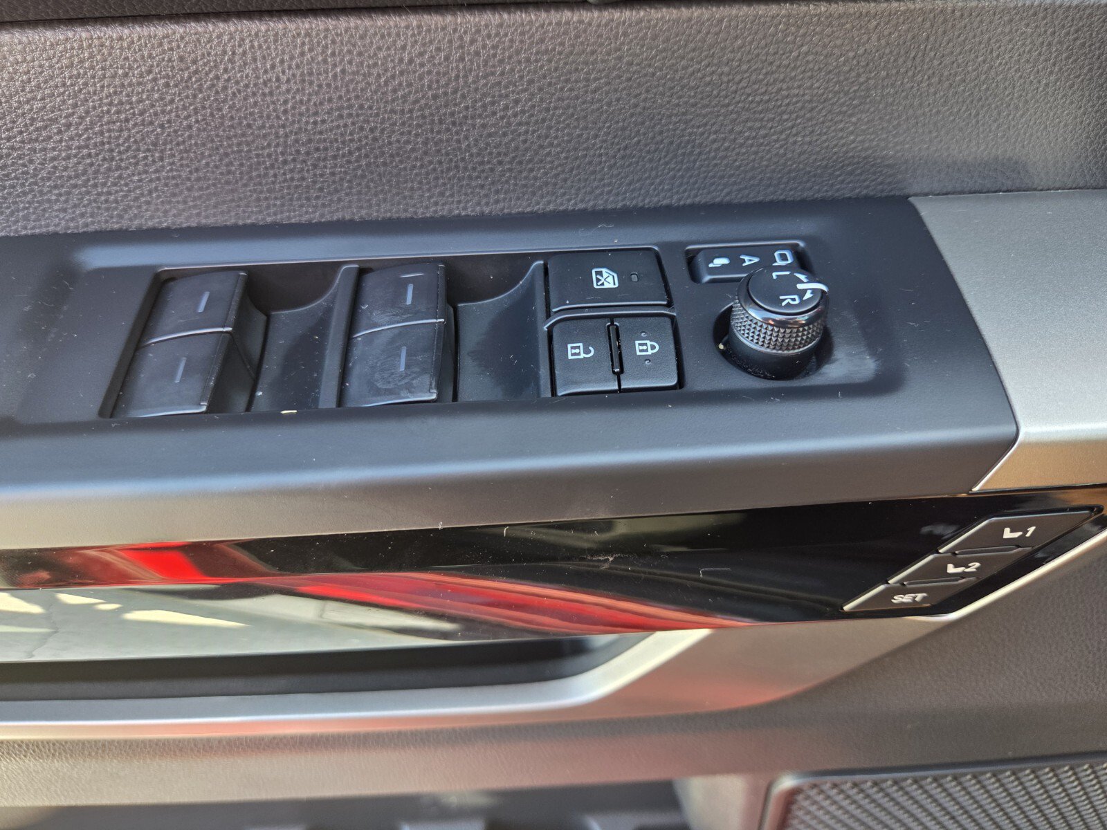 Used 2025 Toyota Tundra Limited RWD image 15