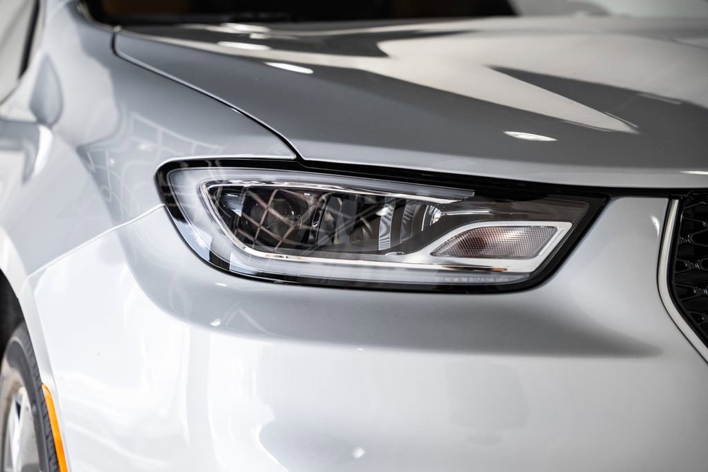 New 2026 Chrysler Pacifica Pinnacle image 11