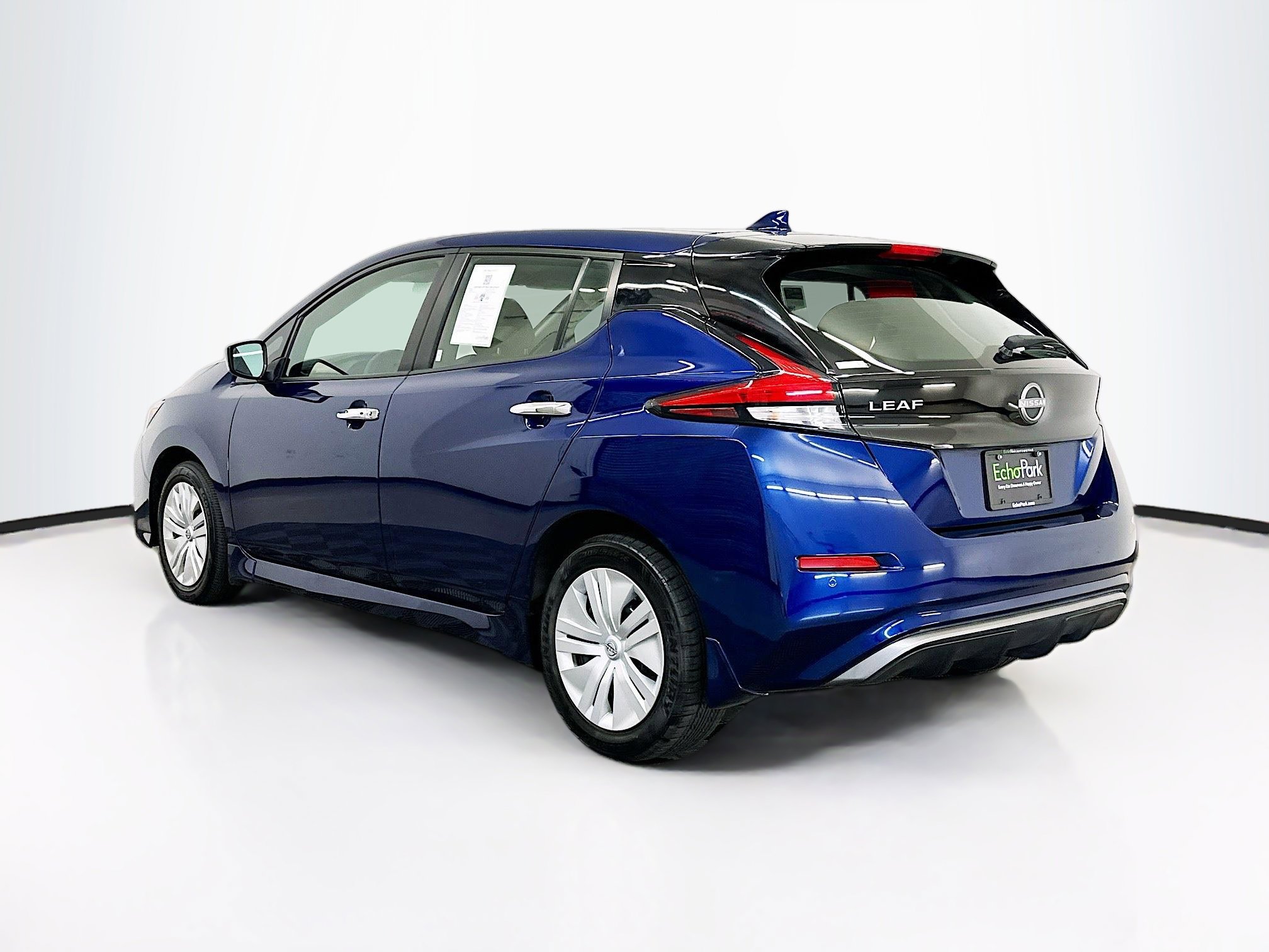 Used 2025 Nissan Leaf S image 5