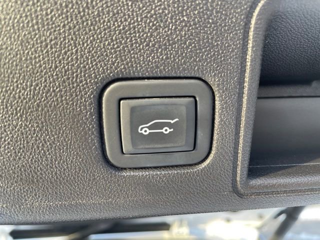 Used 2024 GMC Terrain SLE w/ Driver Convenience Package image 39