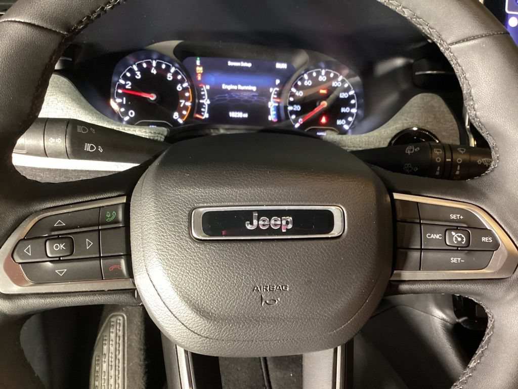 Used 2024 Jeep Compass Latitude AWD/4WD image 14