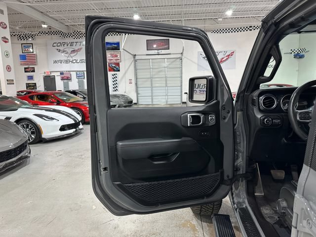 Used 2022 Jeep Wrangler Unlimited Rubicon w/ Trailer Tow Package AWD/4WD image 19