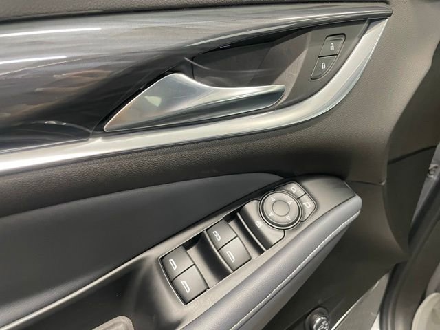 Used 2023 Buick Enclave Essence w/ LPO, Touring Package image 6