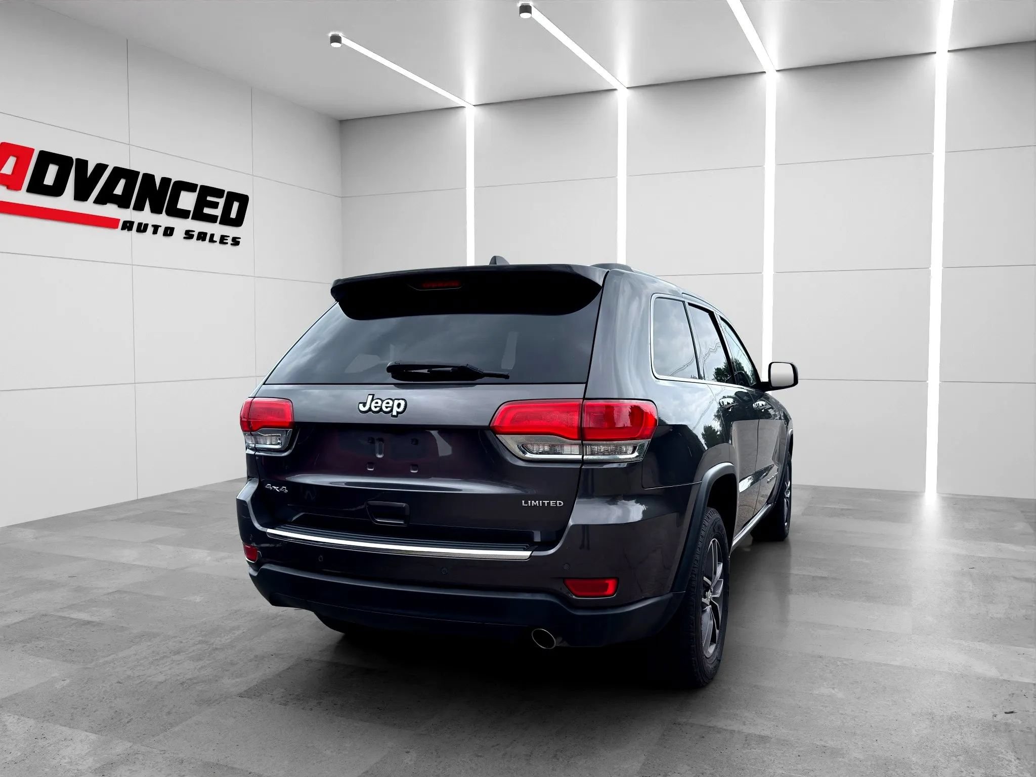 Used 2017 Jeep Grand Cherokee Limited AWD/4WD image 7