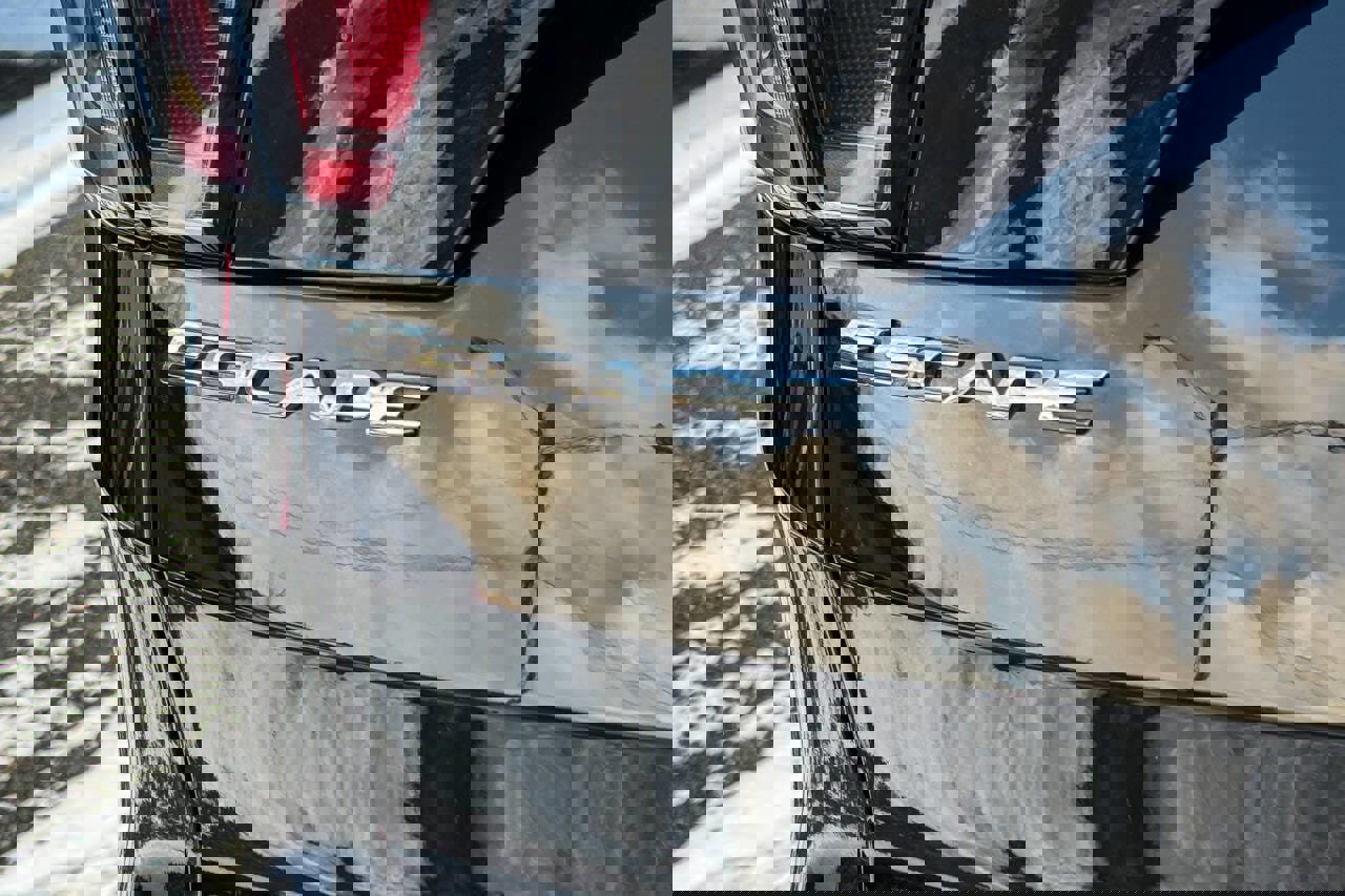 Used 2017 Ford Escape SE w/ SE Cold Weather Package image 13