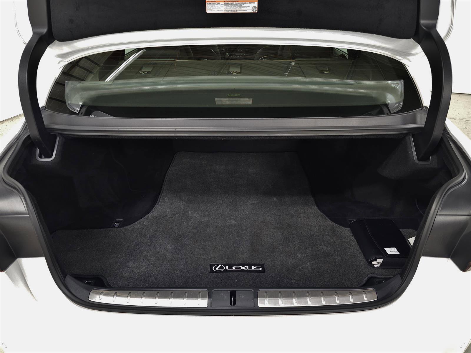 Used 2024 Lexus LS 500 AWD w/ Luxury Package image 7