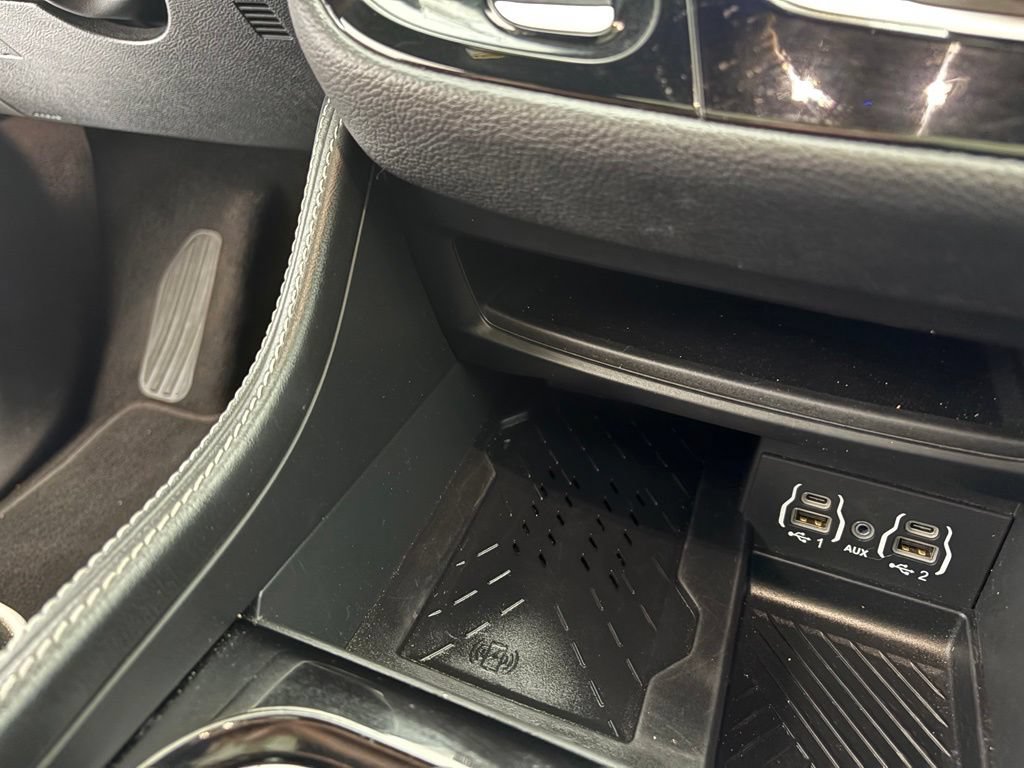Used 2025 Chrysler Pacifica Limited FWD image 14