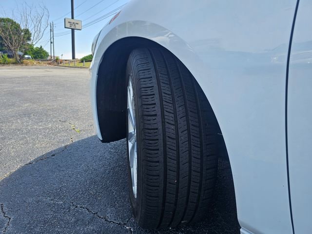 Used 2024 Chevrolet Malibu LT FWD image 11