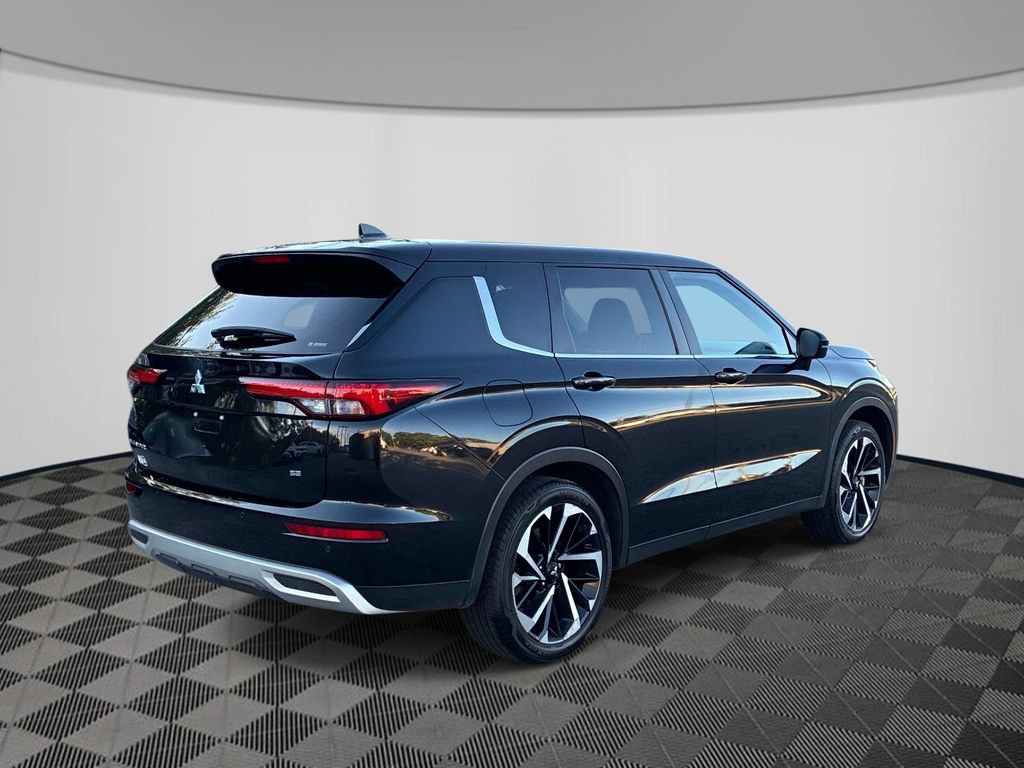 Used 2024 Mitsubishi Outlander SE Black Edition AWD/4WD image 8