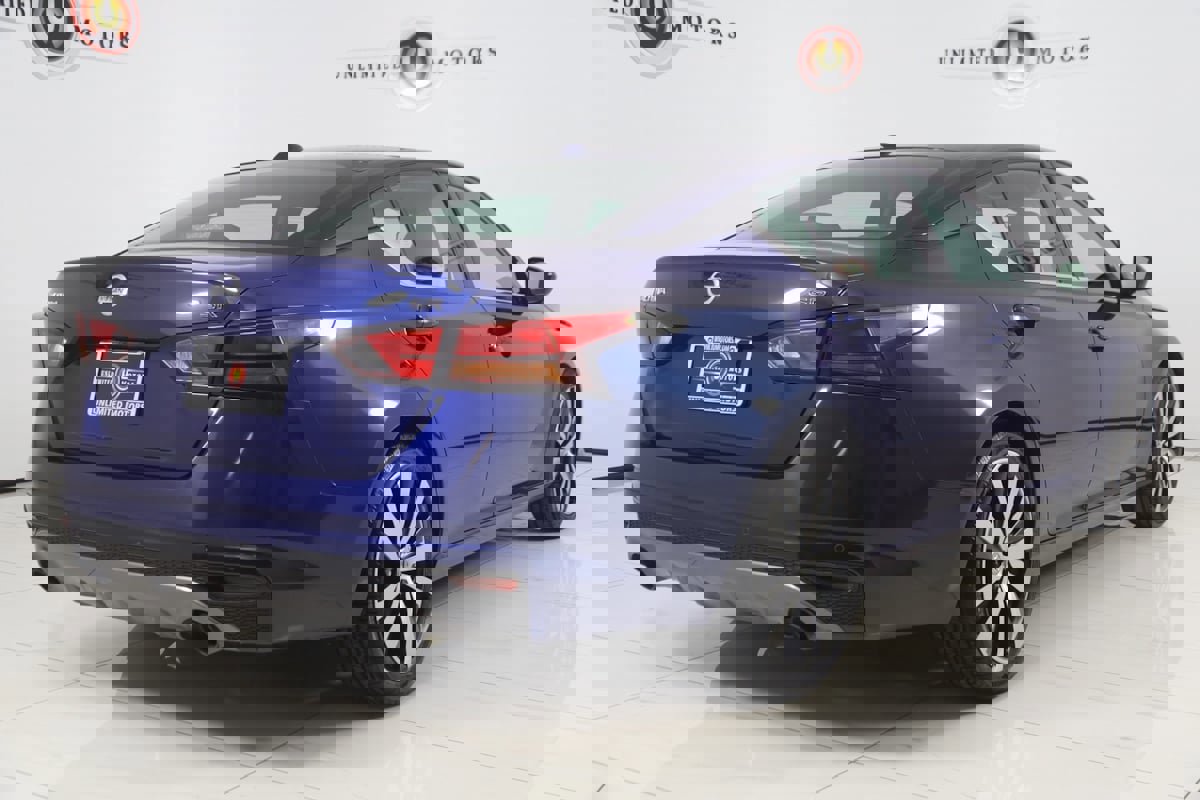 Used 2021 Nissan Altima 2.5 SR image 3