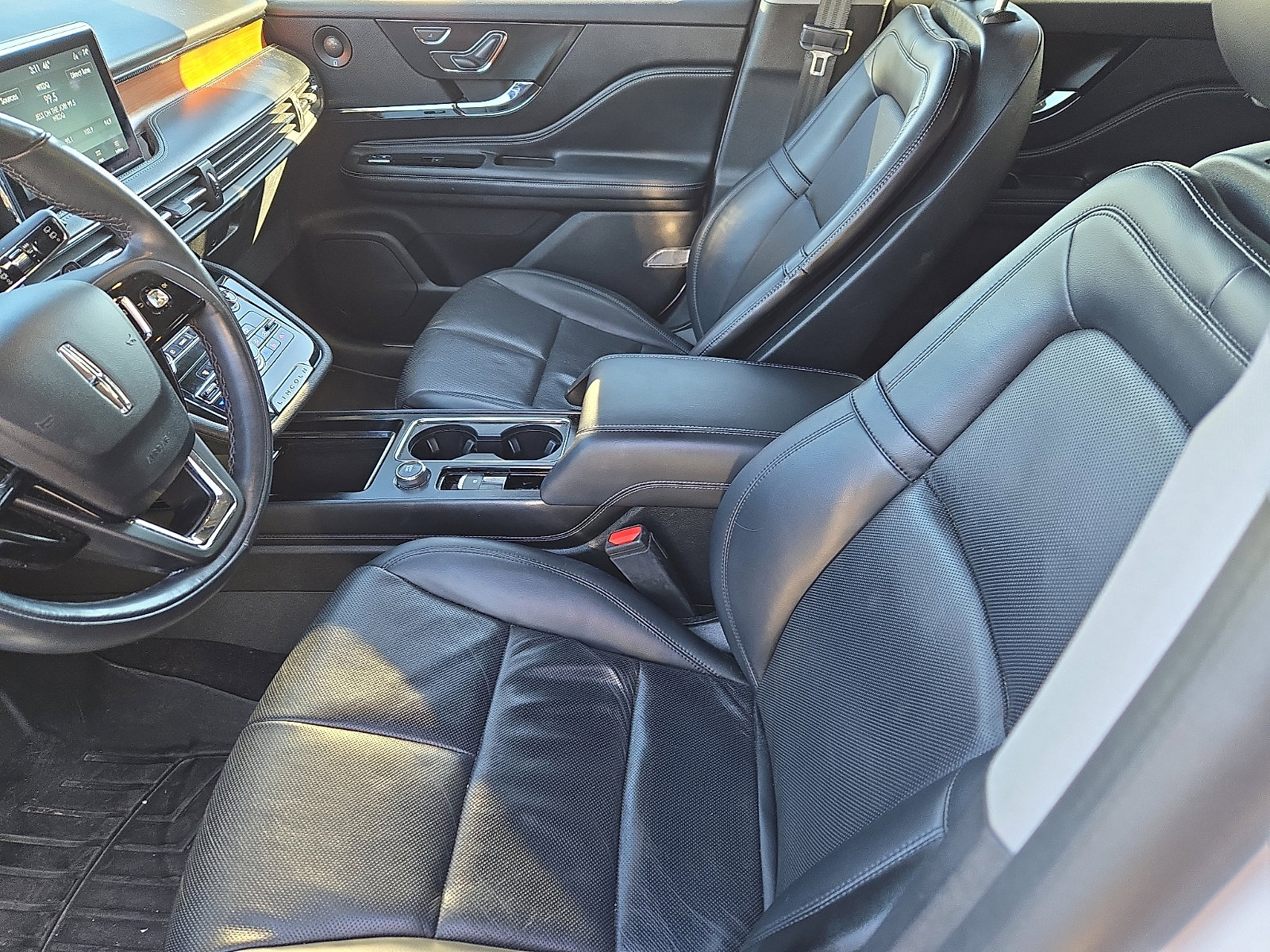 Used 2022 Lincoln Corsair Reserve w/ Luxury Package image 10