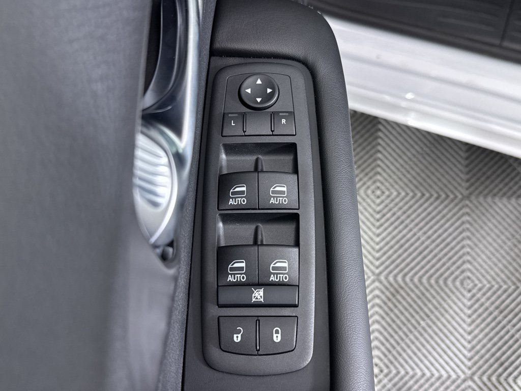 New 2026 Chrysler Pacifica Select w/ S Appearance Package AWD/4WD image 26