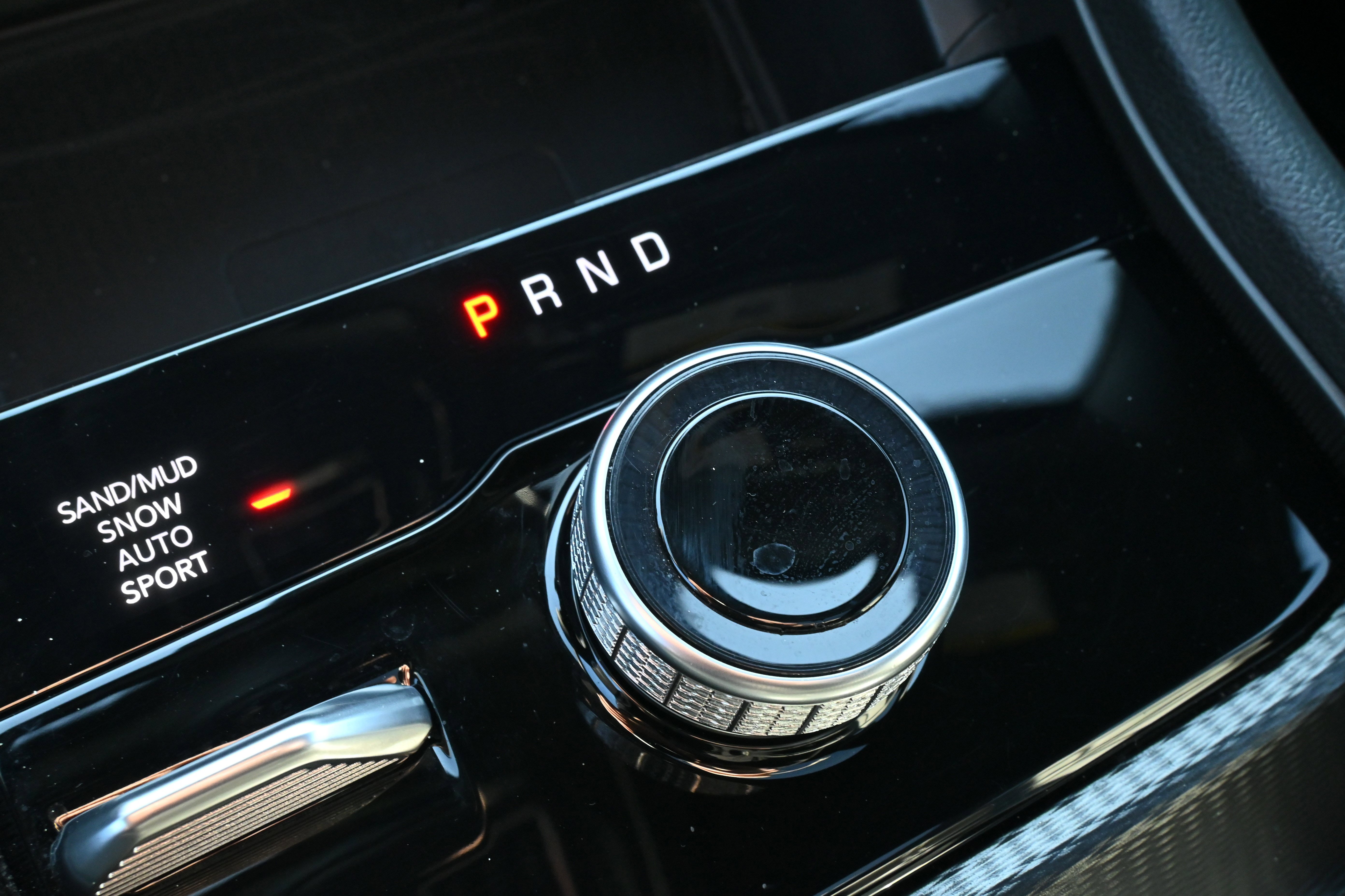 Used 2025 Jeep Grand Cherokee L Limited w/ Luxury Tech Group II image 22