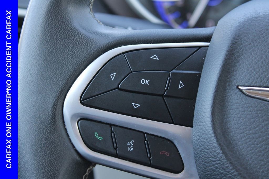 Used 2023 Chrysler Voyager LX image 33