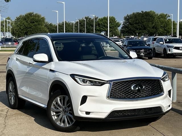 Used 2023 INFINITI QX50 Luxe FWD image 2