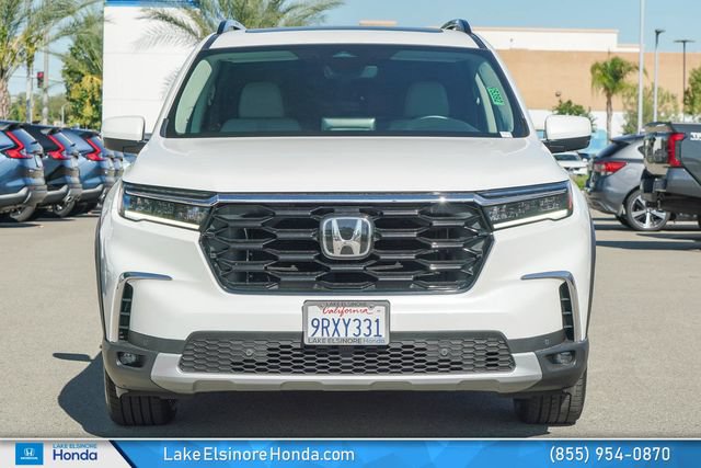 Used 2025 Honda Pilot Touring image 3