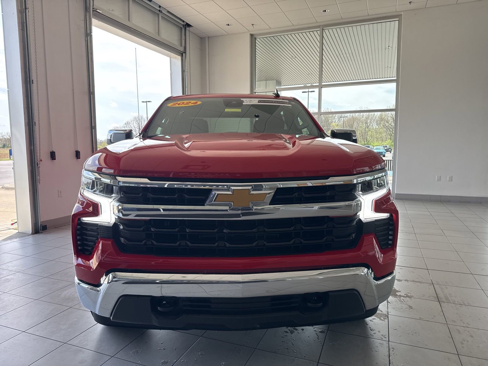 Used 2024 Chevrolet Silverado 1500 LT AWD/4WD image 2