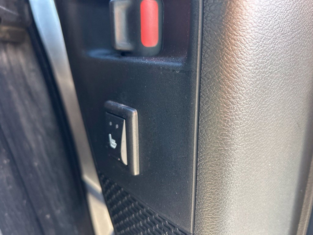Used 2023 Chrysler Pacifica Touring-L w/ Uconnect Theater Family Group AWD/4WD image 9